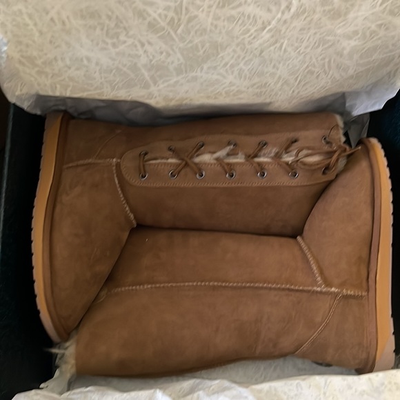 New with Box Emu Australia Platinum Hi Lace Size US 7 W ( chestnut ) waterproof - Picture 4 of 5